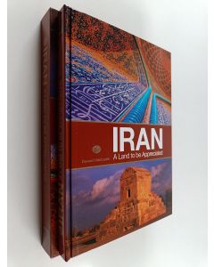 Kirjailijan Dāvūd Vakīl-zāda käytetty kirja Iran - A Land to be Appreciated (kotelossa)