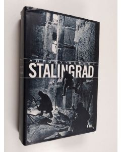 Kirjailijan Antony Beevor käytetty kirja Stalingrad
