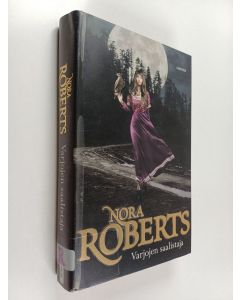 Kirjailijan Nora Roberts käytetty kirja Varjojen saalistaja