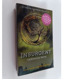 Kirjailijan Veronica Roth käytetty kirja Insurgent