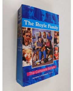 Kirjailijan Caroline Aherne & Craig Cash käytetty kirja The Royle Family - The Complete Scripts