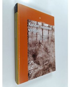 Kirjailijan Laura Jetsu käytetty kirja Kahden maailman välillä : etnografinen tutkimus venäjänkarjalaisista hautausrituaaleista 1990-luvulla