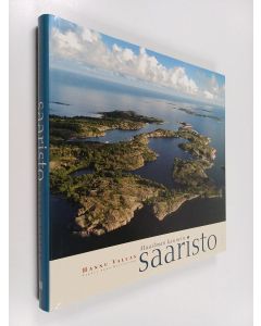 Kirjailijan Hannu Vallas käytetty kirja Maailman kaunein saaristo