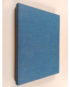 Kirjailijan Kustaa Vilkuna käytetty kirja Sanan valvontaa : sensuuri 1939 - 1944