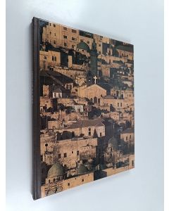 Kirjailijan Colin Thubron käytetty kirja The great cities : jerusalem