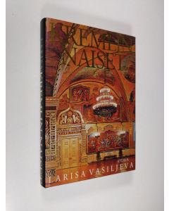 Kirjailijan Larisa Vasiljeva käytetty kirja Kremlin naiset