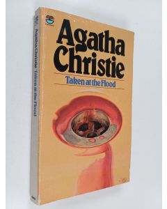 Kirjailijan Agatha Christie käytetty kirja Taken at the Flood