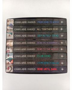 Kirjailijan Charlaine Harris käytetty kirja Sookie Stackhouse novels 1-8 : Dead Until Dark ; Living Dead in Dallas ; Club Dead ; Dead to the World ; Dead As A Doornail ; All Together Dead ; Definitely dead ; From Dead to Worse