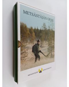 käytetty teos Metsästäjän opas ; Metsästys- ja aselainsäädäntö (kotelossa)