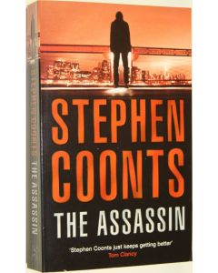 Kirjailijan Stephen Coonts käytetty kirja The Assasin