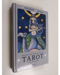 Kirjailijan Rosie Björkman käytetty kirja Jolanda den tredjes bok om tarot och häxkonst