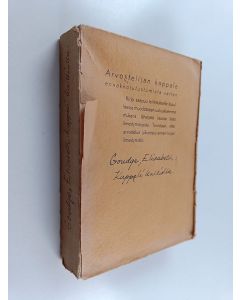 Kirjailijan Elizabeth Goudge käytetty kirja Kappeli kalliolla (arvostelijan kappale)