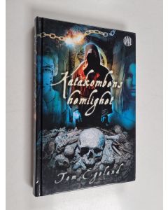 Kirjailijan Tom Egeland käytetty kirja Katakombens hemlighet