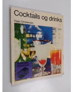 Kirjailijan Viggo Christensen käytetty kirja Cocktails og drinks