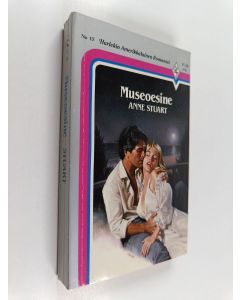 Kirjailijan Anne Stuart käytetty kirja Museoesine