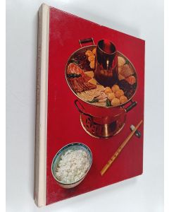 Kirjailijan Emily Hahn käytetty kirja The Cooking of China : Foods of the World