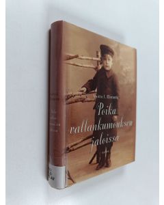 Kirjailijan Voitto I. Eloranta käytetty kirja Poika vallankumouksen jaloissa