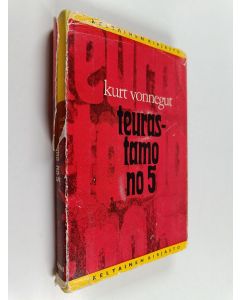 Kirjailijan Kurt Vonnegut käytetty kirja Teurastamo n:o 5 eli Lasten ristiretki : velvollisuustanssi kuoleman kanssa