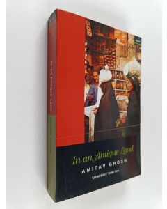 Kirjailijan Amitav Ghosh käytetty kirja In an antique land