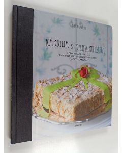 Kirjailijan Ritva Laijoki käytetty kirja Kakkuja & kahvikutsuja : leivontareseptejä Svinhufvudin suvun naisten kokoelmista