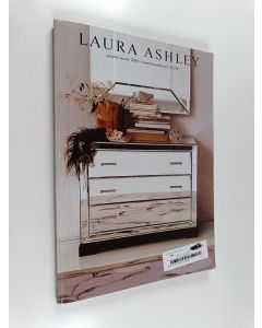 käytetty kirja Laura Ashley : Autumn winter 2004
