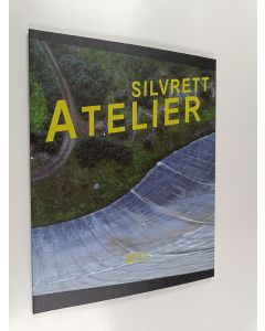 Kirjailijan Ines Agostinelli käytetty kirja Silvrett atelier 2012