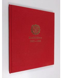 Kirjailijan V. E. Saari käytetty kirja Muuttuva aika : Etelä-Hämeen sosialidemokraattinen piiri 1967-1996
