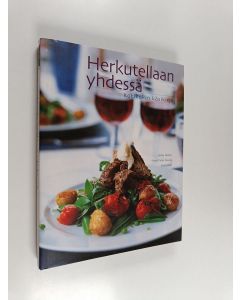 Kirjailijan Lesley Waters käytetty kirja Herkutellaan yhdessä : kotikokin käsikirja