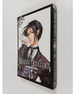 Kirjailijan Yana Toboso käytetty kirja Black butler. IV