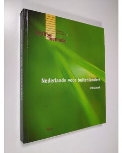 Kirjailijan A. G. Sciarone & Frans Montens ym. käytetty kirja Nederlands voor buitenlanders - tekstboek