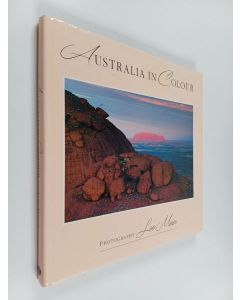 Kirjailijan Ivan Holliday & Robert Coupe käytetty kirja Australia in Colour