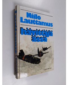 Kirjailijan Niilo Lauttamus käytetty kirja Hävittäjä-ässä