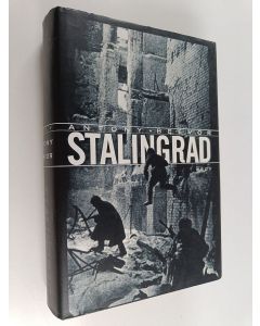 Kirjailijan Antony Beevor käytetty kirja Stalingrad