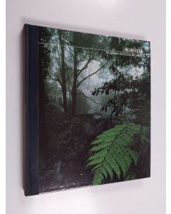 Kirjailijan John MacKinnon käytetty kirja Borneo