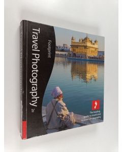Kirjailijan Steve Davey käytetty kirja Travel photography