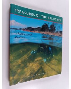 Kirjailijan Robert Dunlap käytetty kirja Treasures of the Baltic Sea : a hidden wealth of culture