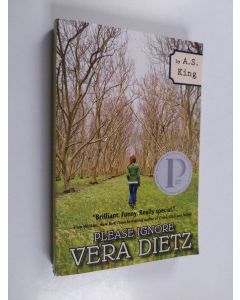 Kirjailijan A.S. King käytetty kirja Please Ignore Vera Dietz