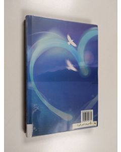 Kirjailijan Maryam Ravā käytetty kirja Salāmī Dūbārah