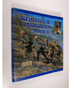 Tekijän Jan ym. Klenberg  käytetty kirja Kehittyvät puolustusvoimat : kenraali Jaakko Valtanen komentajana 1983-1990 (ERINOMAINEN)