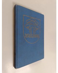 Kirjailijan Martti Pänkäläinen käytetty kirja Petäjävesi 1868-1968 : Petäjäveden kotiseutukirja