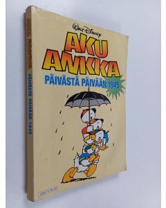 Kirjailijan Walt Disney käytetty kirja Aku Ankka päivästä päivään 1945