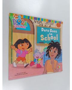 käytetty teos Dora Goes To School