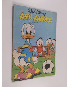 Kirjailijan Walt Disney käytetty teos Aku Ankka 45/1987