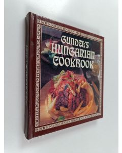 Kirjailijan Agnes Kadar käytetty kirja Gundel's Hungarian cookbook