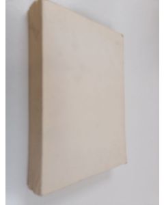 Kirjailijan Paul Carell käytetty kirja Poltettu maa : Taistelut Volgan ja Veikselin välillä