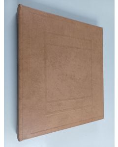 Kirjailijan B. Fabritckij käytetty kirja Skorovišča drevnej Rusi = Treasures of medieval Russia