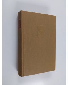 Kirjailijan Urho Karhumäki käytetty kirja Valitut teokset : Novelleja ; Korpiherra ; Avoveteen