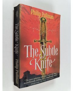 Kirjailijan Philip Pullman käytetty kirja The Subtle Knife