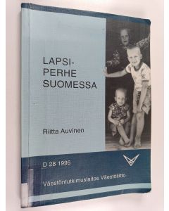 Kirjailijan Riitta Auvinen käytetty kirja Lapsiperhe Suomessa