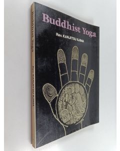 Kirjailijan Kanjitsu Iijima käytetty kirja Buddhist yoga